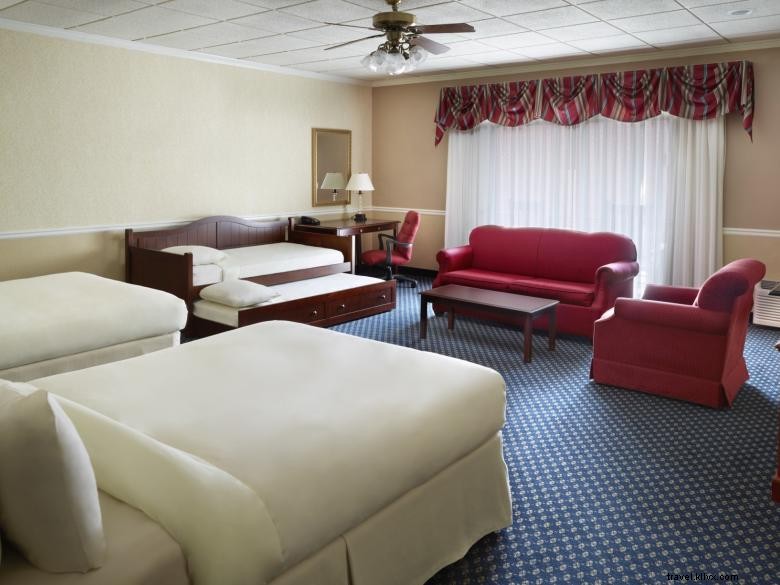 Stone Mountain Inn – Charming Retreat with Outdoor Pool