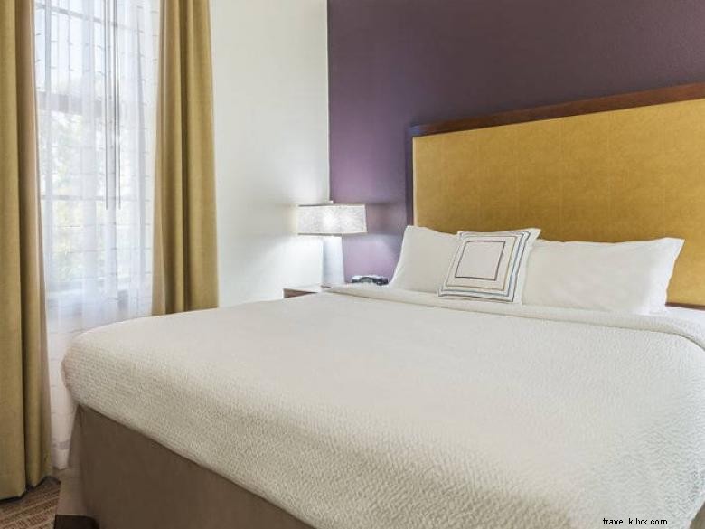 Residence Inn Savannah Downtown – Historic District: Comfortable Modern Stay in Classic Architecture