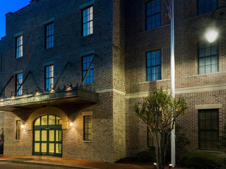 Residence Inn Savannah Downtown – Historic District: Comfortable Modern Stay in Classic Architecture