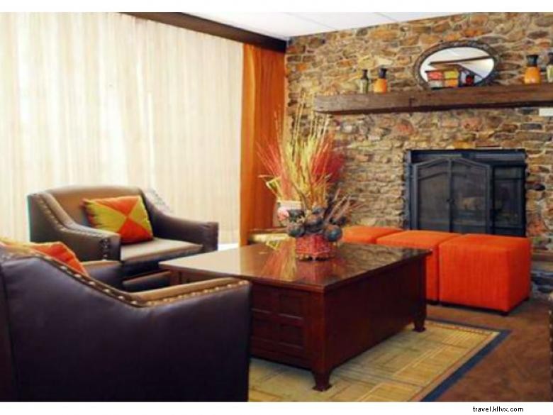 Holiday Inn Express Forsyth – Comfortable & Convenient Stay