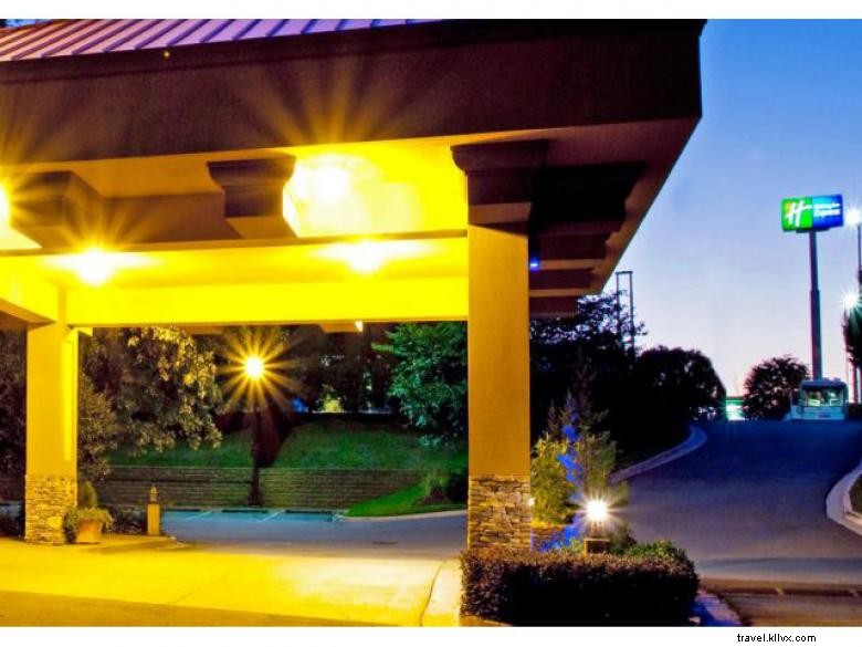 Holiday Inn Express Forsyth – Comfortable & Convenient Stay