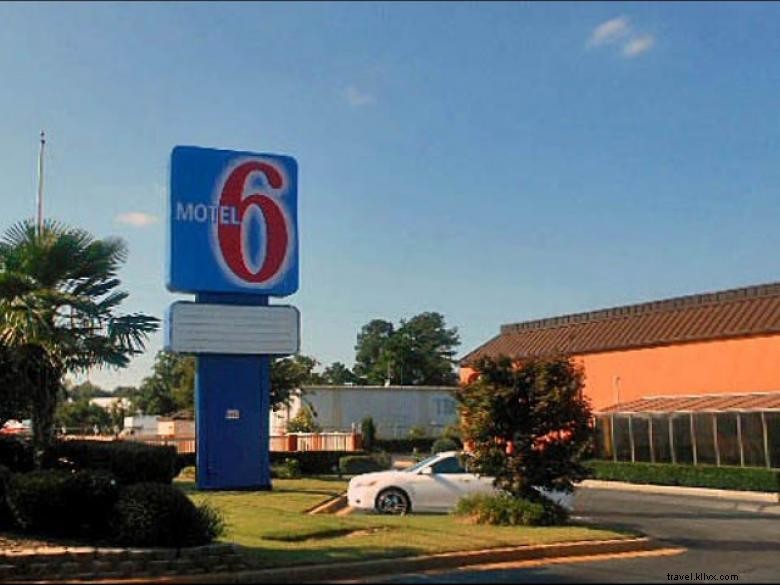 Motel 6 McDonough – Convenient, Affordable Comfort Near Atlanta