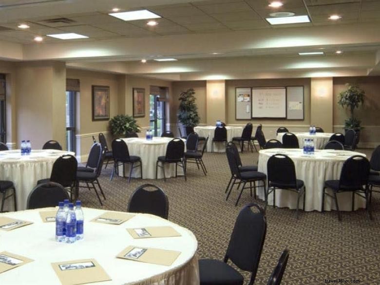 Holiday Inn Express & Suites Alpharetta – Windward Parkway | Modern Comfort in Atlanta Metro