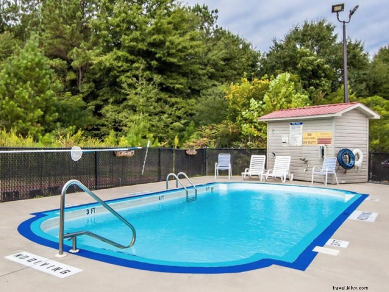 Econo Lodge Inn & Suites in Rockmart – Comfort & Convenience