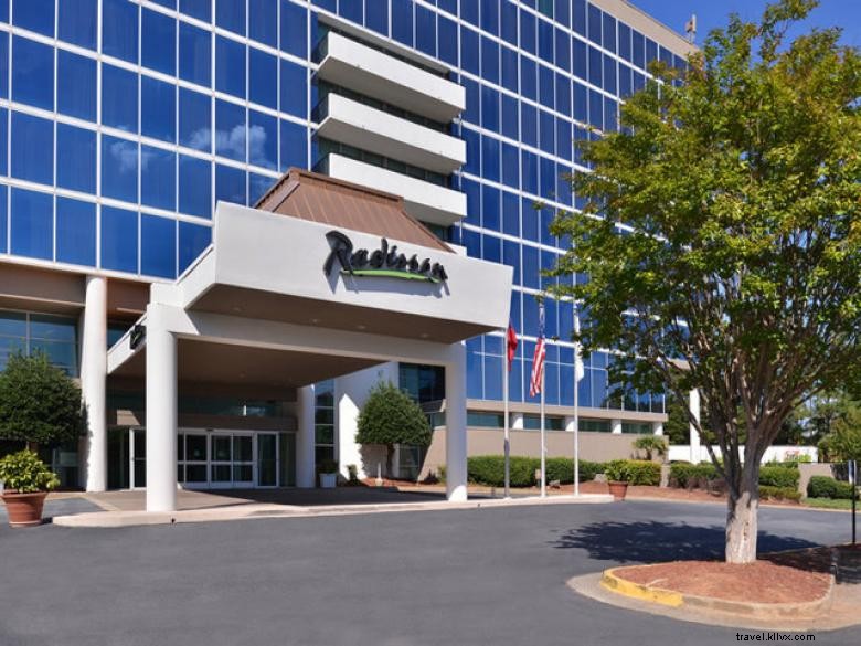 Garden Plaza Hotel – Elegant Riverside Stay with Luxury Amenities