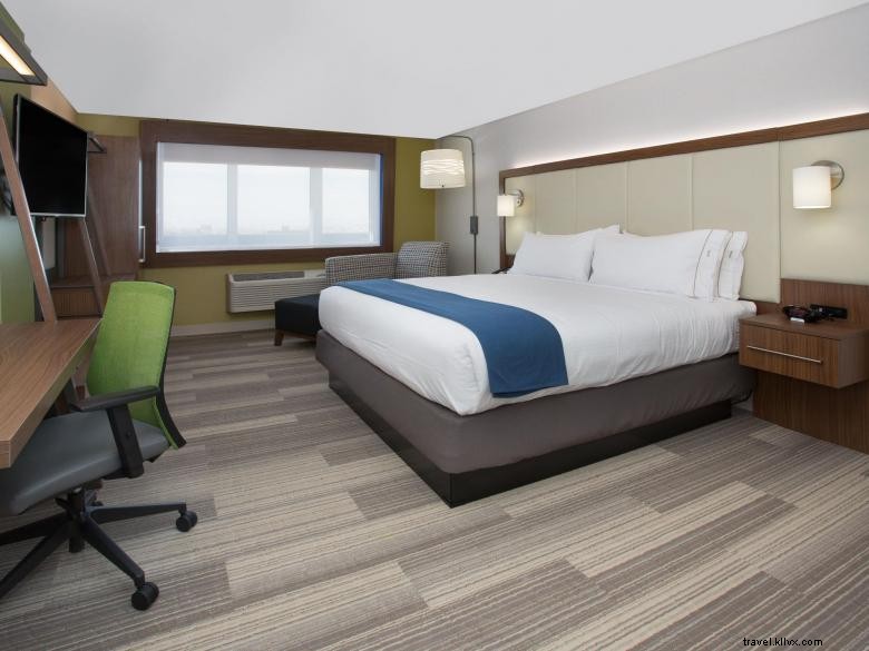 Holiday Inn Express & Suites Milledgeville – Modern Comfort Near Downtown