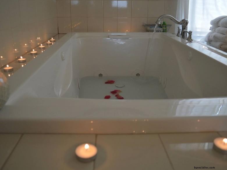 Discover Holloway Cottages: Charming Retreats in Indian Springs