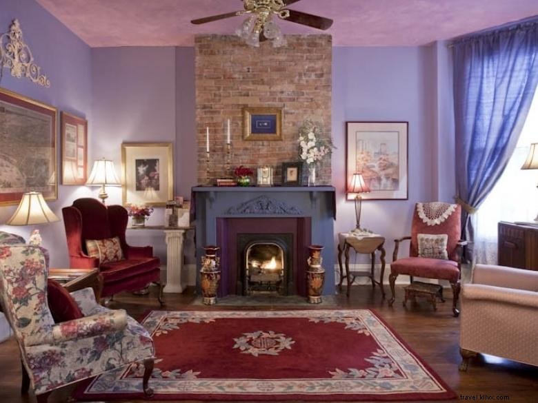 Park Avenue Manor – Historic 1889 Victorian Bed & Breakfast in Savannah