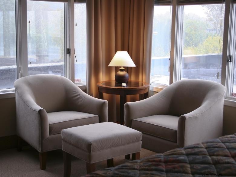 Stay at Hawthorn Suites by Wyndham – Rome’s Comfortable & Convenient Accommodation