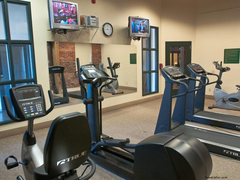 Stay at Hawthorn Suites by Wyndham – Rome’s Comfortable & Convenient Accommodation