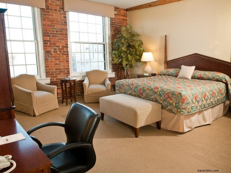 Stay at Hawthorn Suites by Wyndham – Rome’s Comfortable & Convenient Accommodation