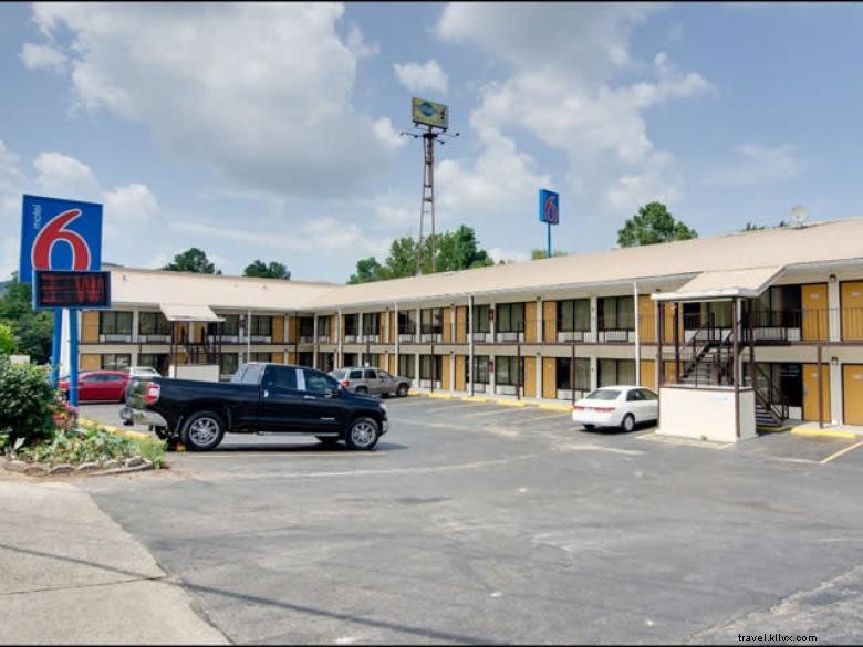 Motel 6 Dalton, GA – Comfortable & Affordable Stay Near I‑75 Exit 336