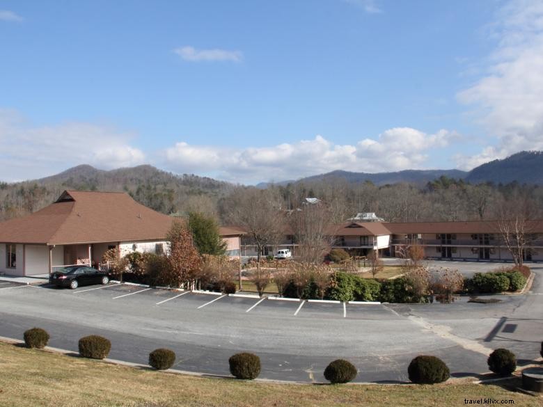 Mountain Valley Inn: Luxury Mountain Retreat with Stunning Views