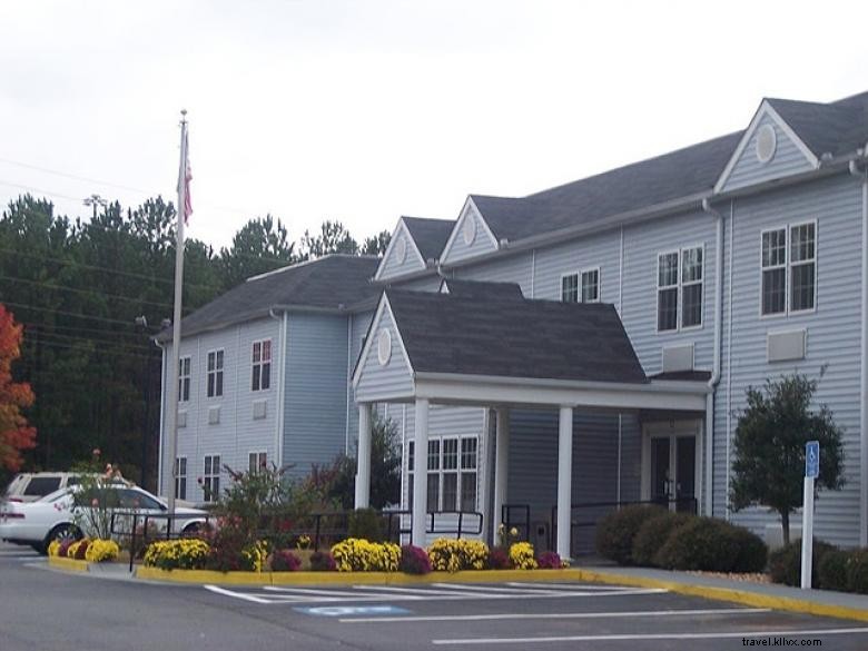 Holiday Lodge Greensboro – Premium Comfort & Relaxation
