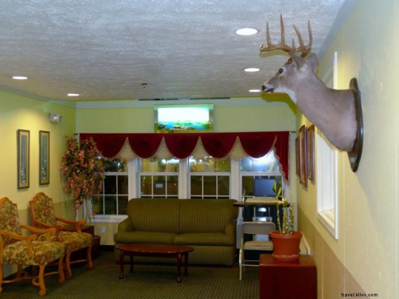 Holiday Lodge Greensboro – Premium Comfort & Relaxation