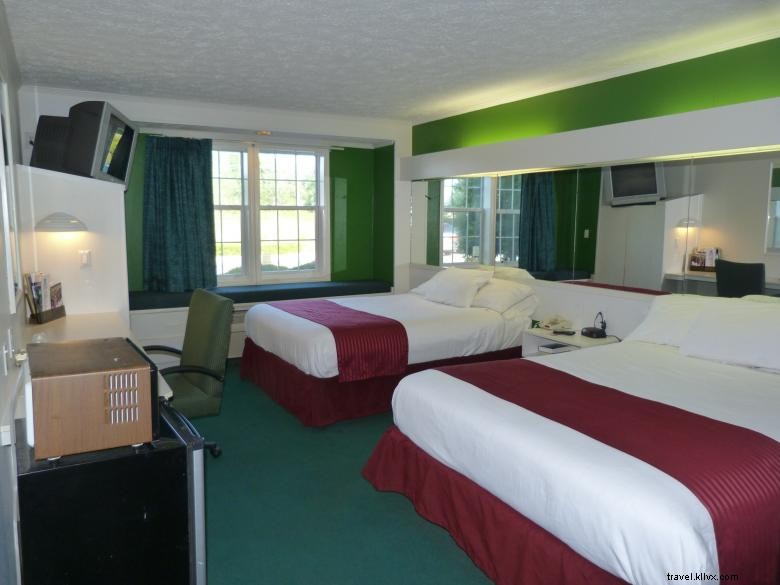 Holiday Lodge Greensboro – Premium Comfort & Relaxation