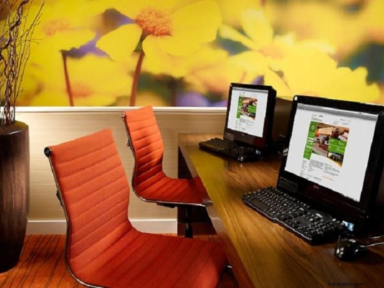 Courtyard by Marriott Savannah Midtown: Comfort & Convenience in the Heart of the City