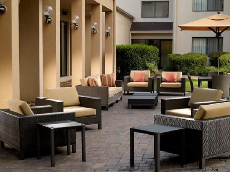 Courtyard by Marriott Savannah Midtown: Comfort & Convenience in the Heart of the City