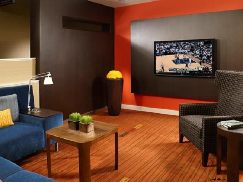 Courtyard by Marriott Savannah Midtown: Comfort & Convenience in the Heart of the City