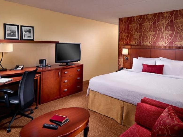 Courtyard by Marriott Savannah Midtown: Comfort & Convenience in the Heart of the City