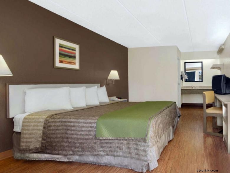 Travelodge by Wyndham – Comfortable Stay in College Park, Atlanta