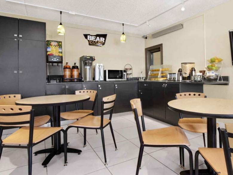 Travelodge by Wyndham – Comfortable Stay in College Park, Atlanta