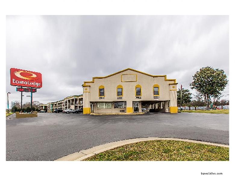 Econo Lodge Byron – Comfortable Stay in Historic Heartland