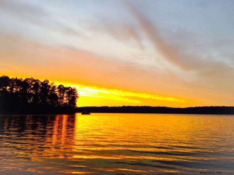 Raysville Campground – Lakeside Camping & Relaxation