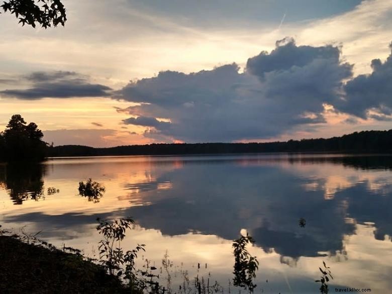 Raysville Campground – Lakeside Camping & Relaxation