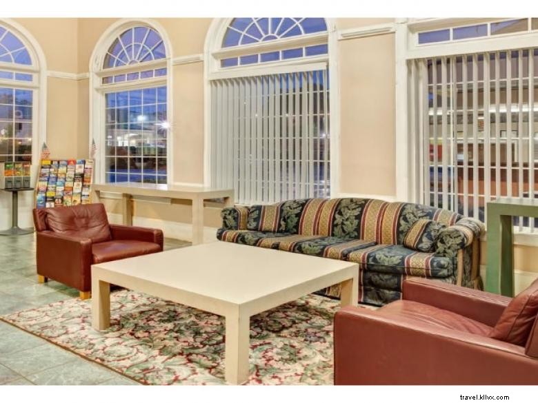 Super 8 Wyndham Marietta – Affordable Comfort Near Atlanta