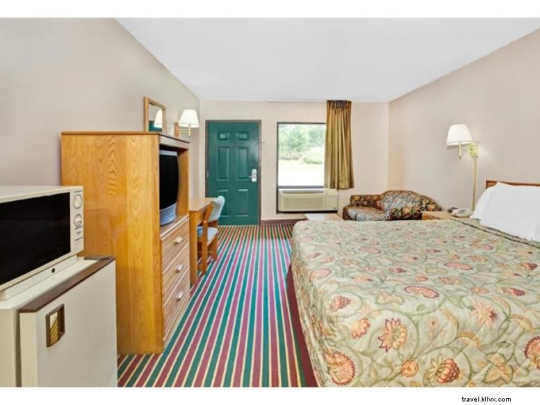 Super 8 Wyndham Marietta – Affordable Comfort Near Atlanta