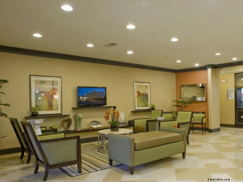 Holiday Inn Express & Suites Acworth – Comfortable Stay in Kennesaw Northwest