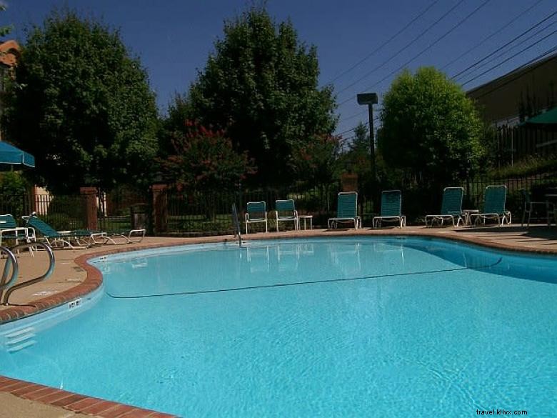 Ramada by Wyndham Gainesville – Comfortable Stay in Northeast Georgia