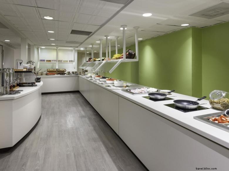 Exclusive Hilton & Georgia Aquarium Packages in Downtown Atlanta