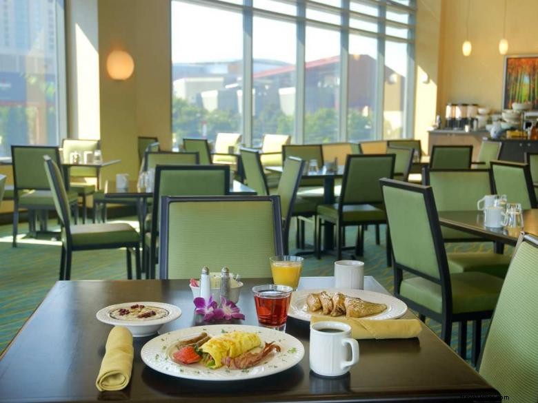 Exclusive Hilton & Georgia Aquarium Packages in Downtown Atlanta