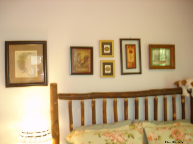 Buzzards Roost Cottage – Scenic Retreat Near Horse Farm