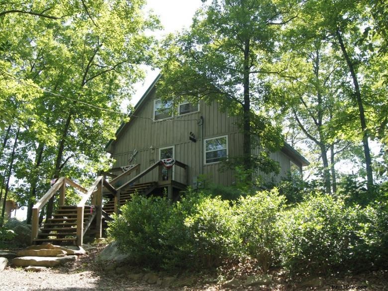 Buzzards Roost Cottage – Scenic Retreat Near Horse Farm