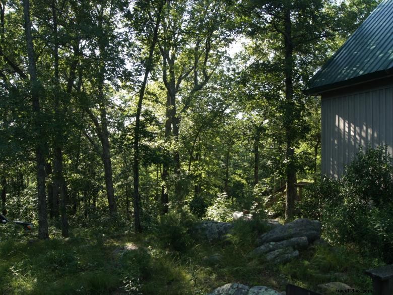 Buzzards Roost Cottage – Scenic Retreat Near Horse Farm