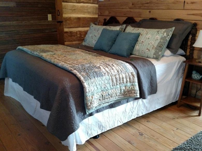 Experience Rustic Luxury: The Cabin in the Vines