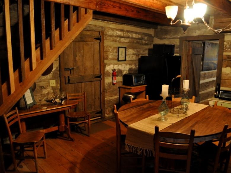 Experience Rustic Luxury: The Cabin in the Vines