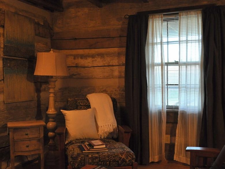 Experience Rustic Luxury: The Cabin in the Vines