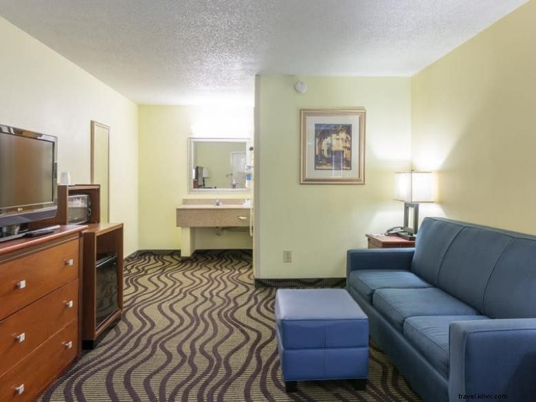 Baymont by Wyndham Savannah Midtown – Modern Comfort & Convenient City Access