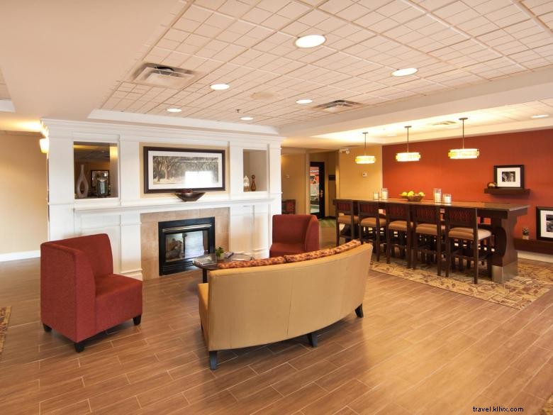 Hampton Inn Columbus North: Comfortable Stay & Convenient Location