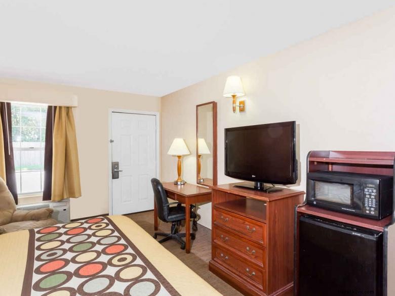 Super 8 by Wyndham Statesboro – Comfortable, Affordable Stay