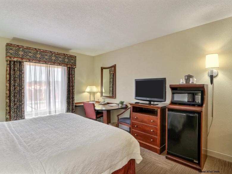 Hampton Inn & Suites Savannah – I-95 South Gateway: Comfort & Convenience