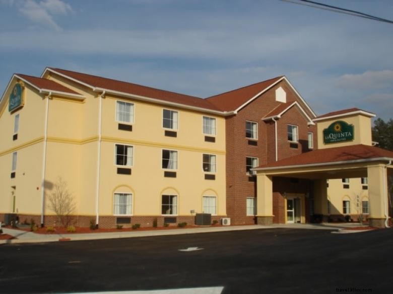La Quinta Inn & Suites Rome – Comfortable Stay in Historic City