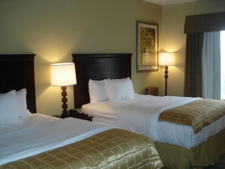 La Quinta Inn & Suites Rome – Comfortable Stay in Historic City