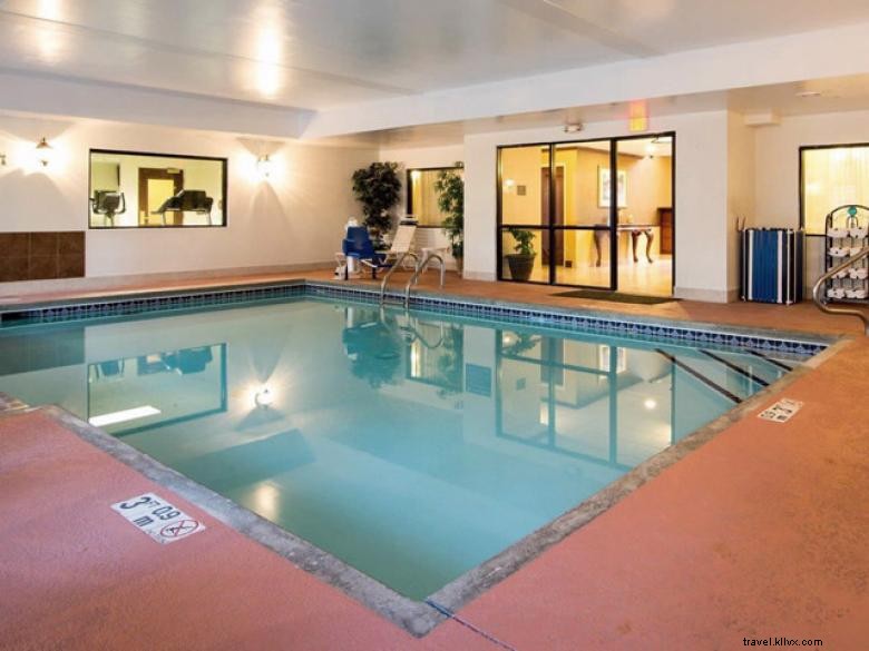 Comfort Inn & Suites Suwanee – Comfort & Convenience Near Sugarloaf