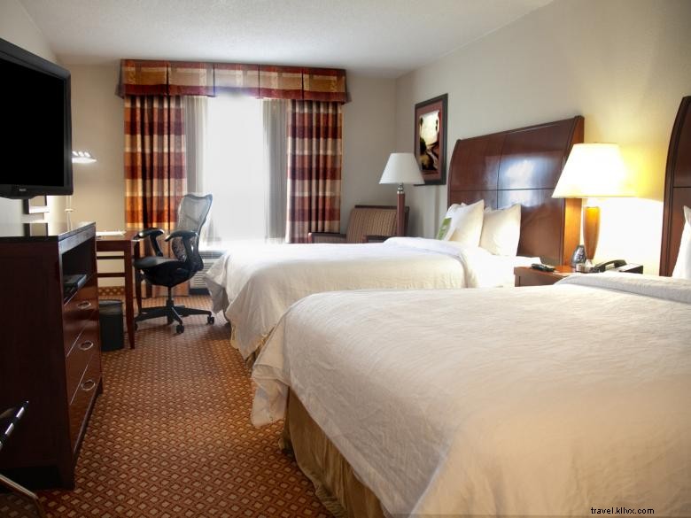 Hilton Garden Inn Savannah Midtown – Modern Comfort in the Heart of Savannah