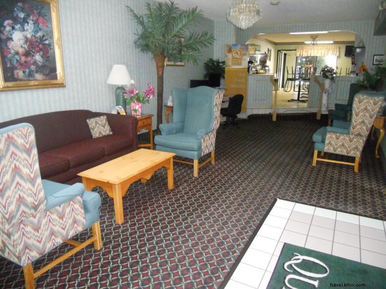 Quality Inn Oakwood – Comfortable & Convenient Hotel Stay